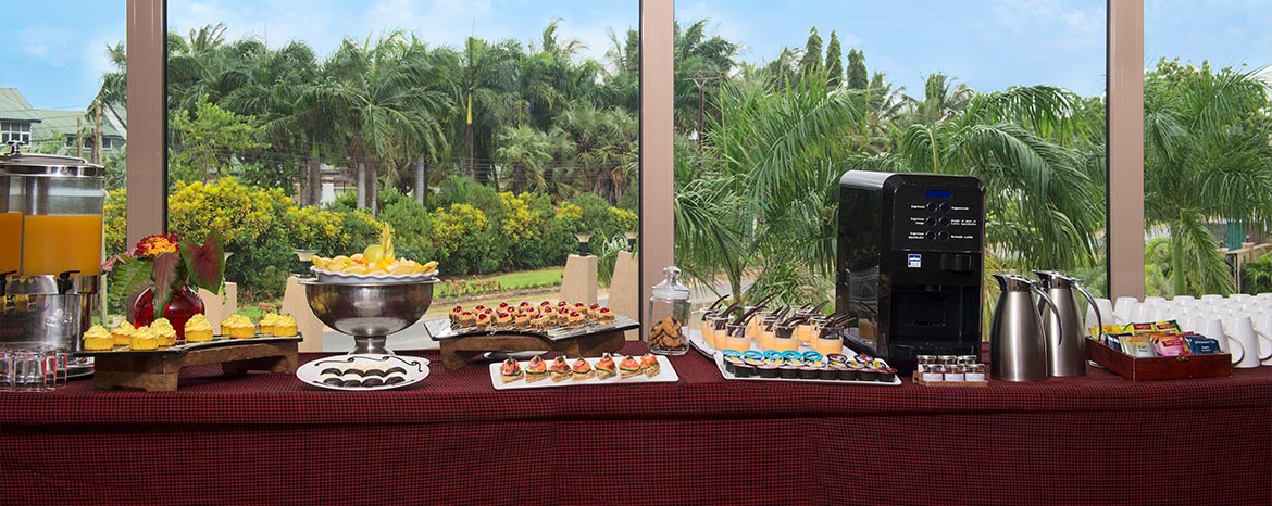 Vyakula ndani ya Ramada Resort Dar Es Salaam